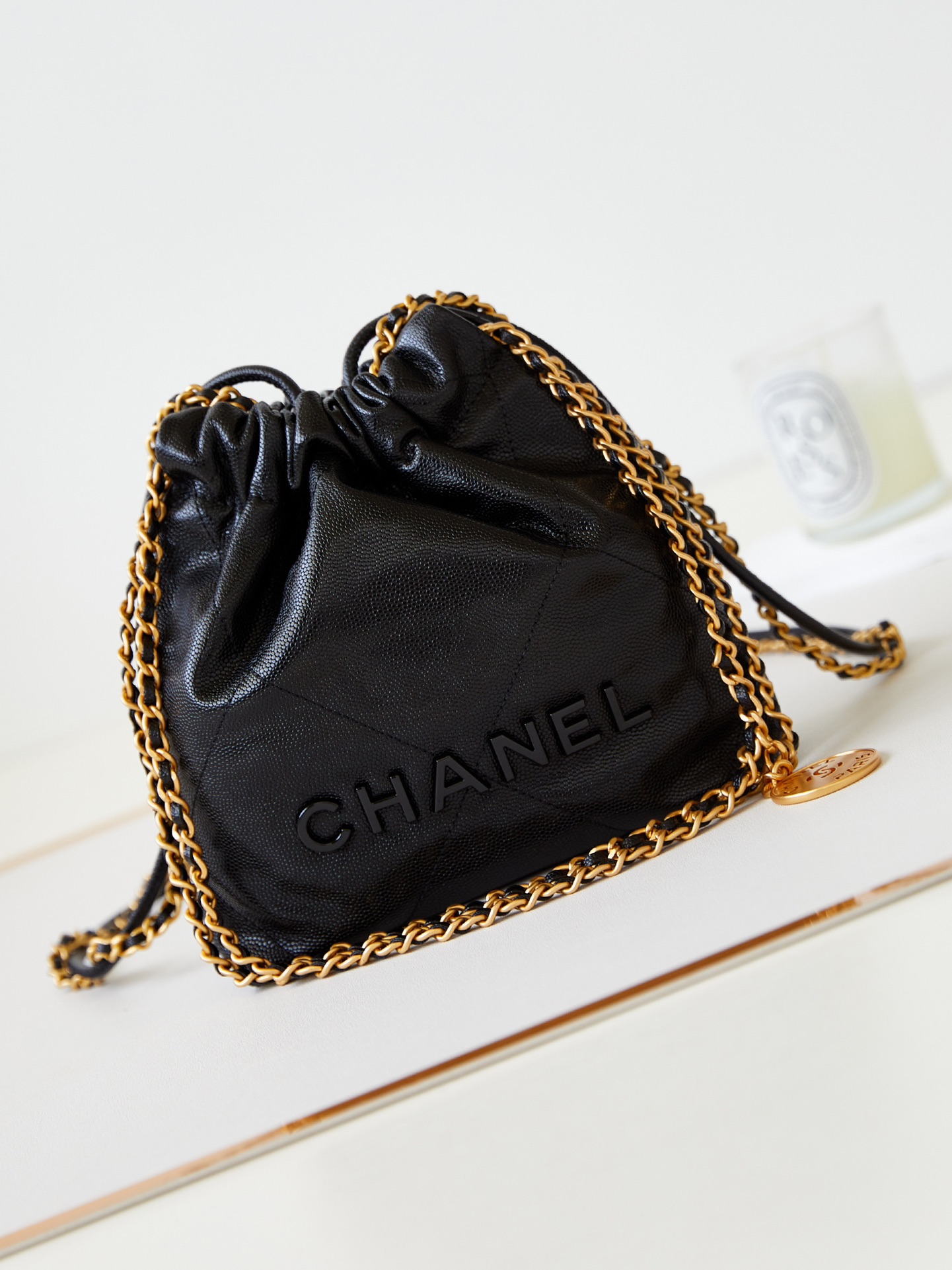 TOP CHANEL 22 Bag Mini 19x20x6cm - Black