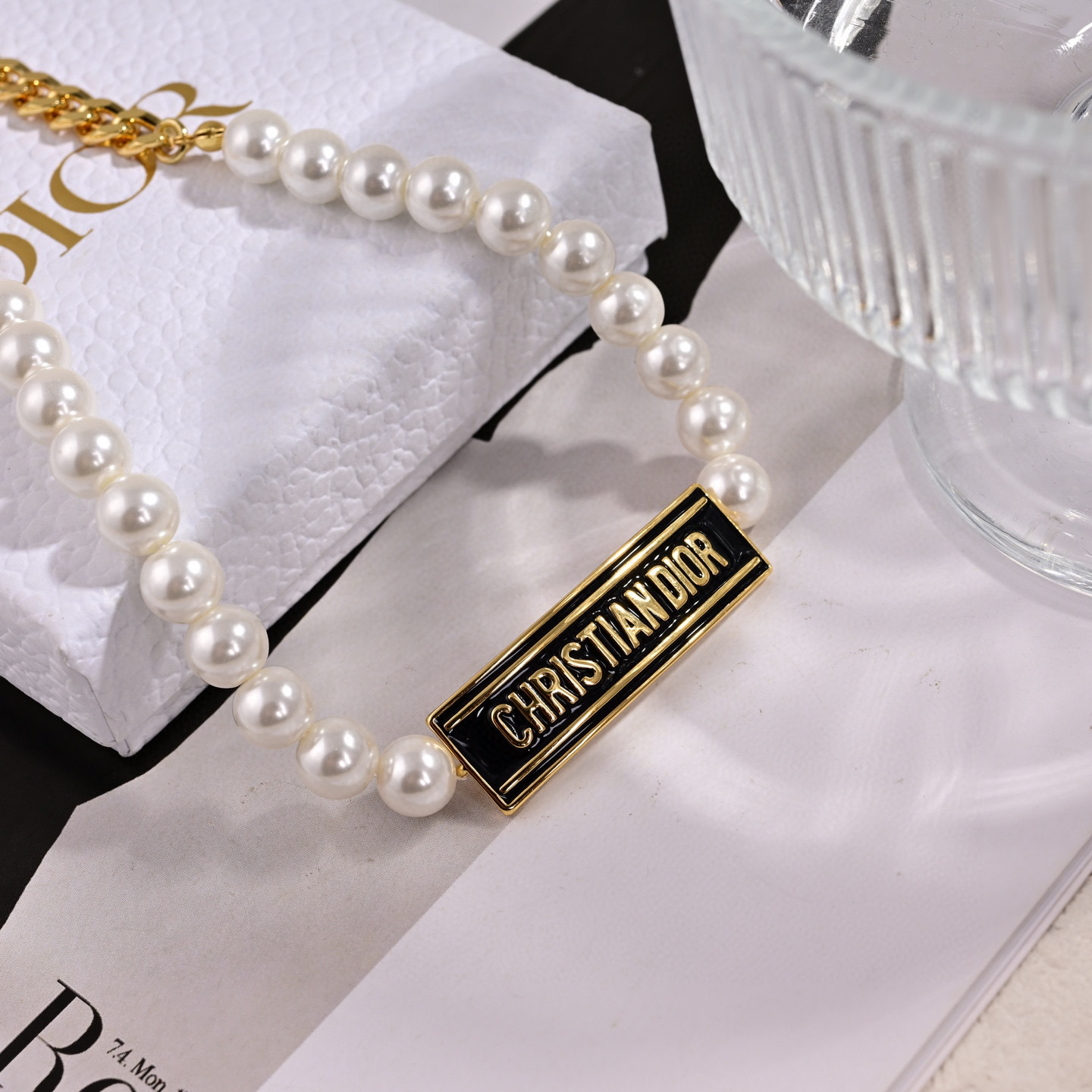 TOP Christian Dior Pearl Necklace - Gold
