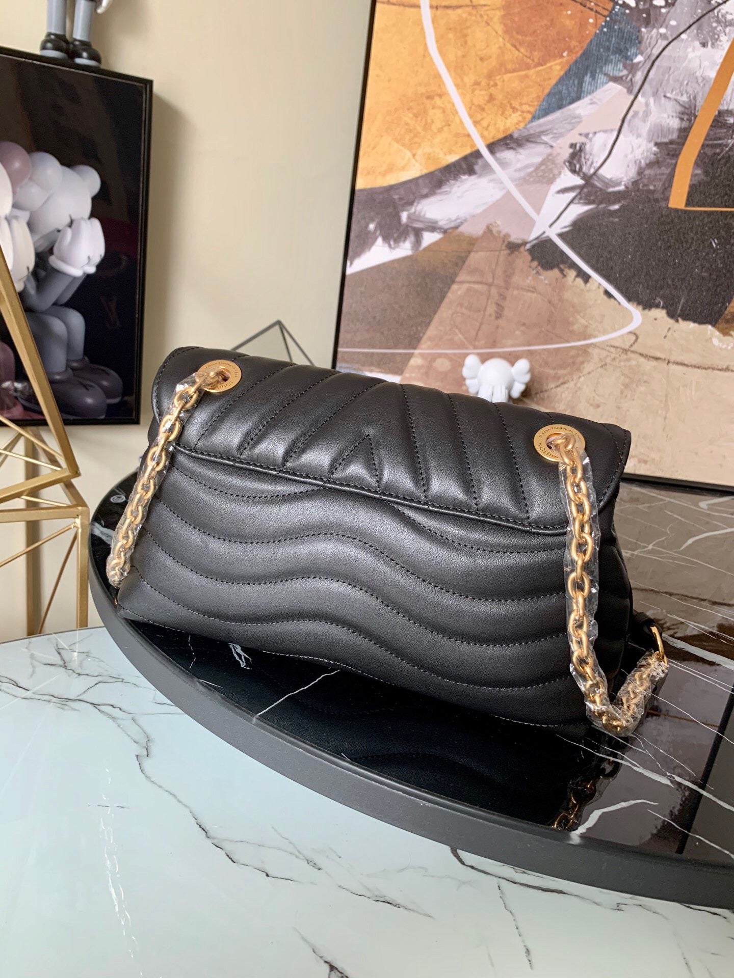 TOP Louis Vuitton LV  New Wave Chain Bag 24×14×9CM- Black