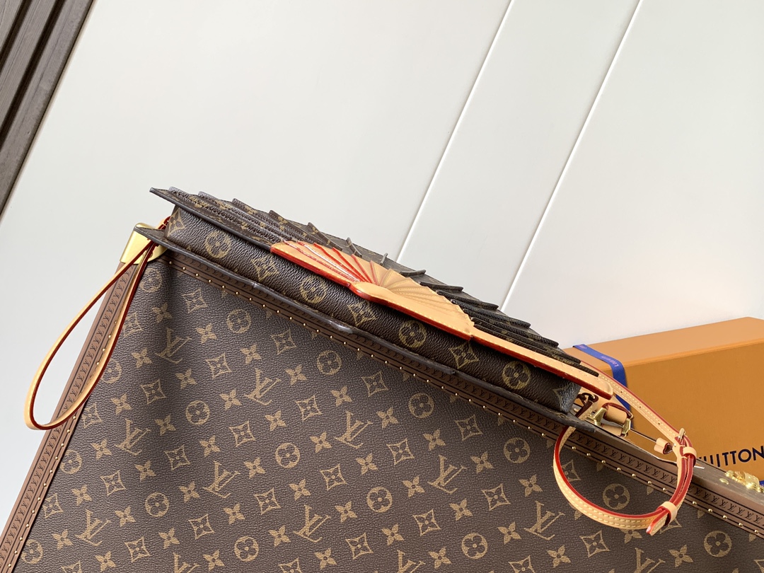 TOP Louis Vuitton LV Monogram Fan Handbag 19*6*37cm - Brown