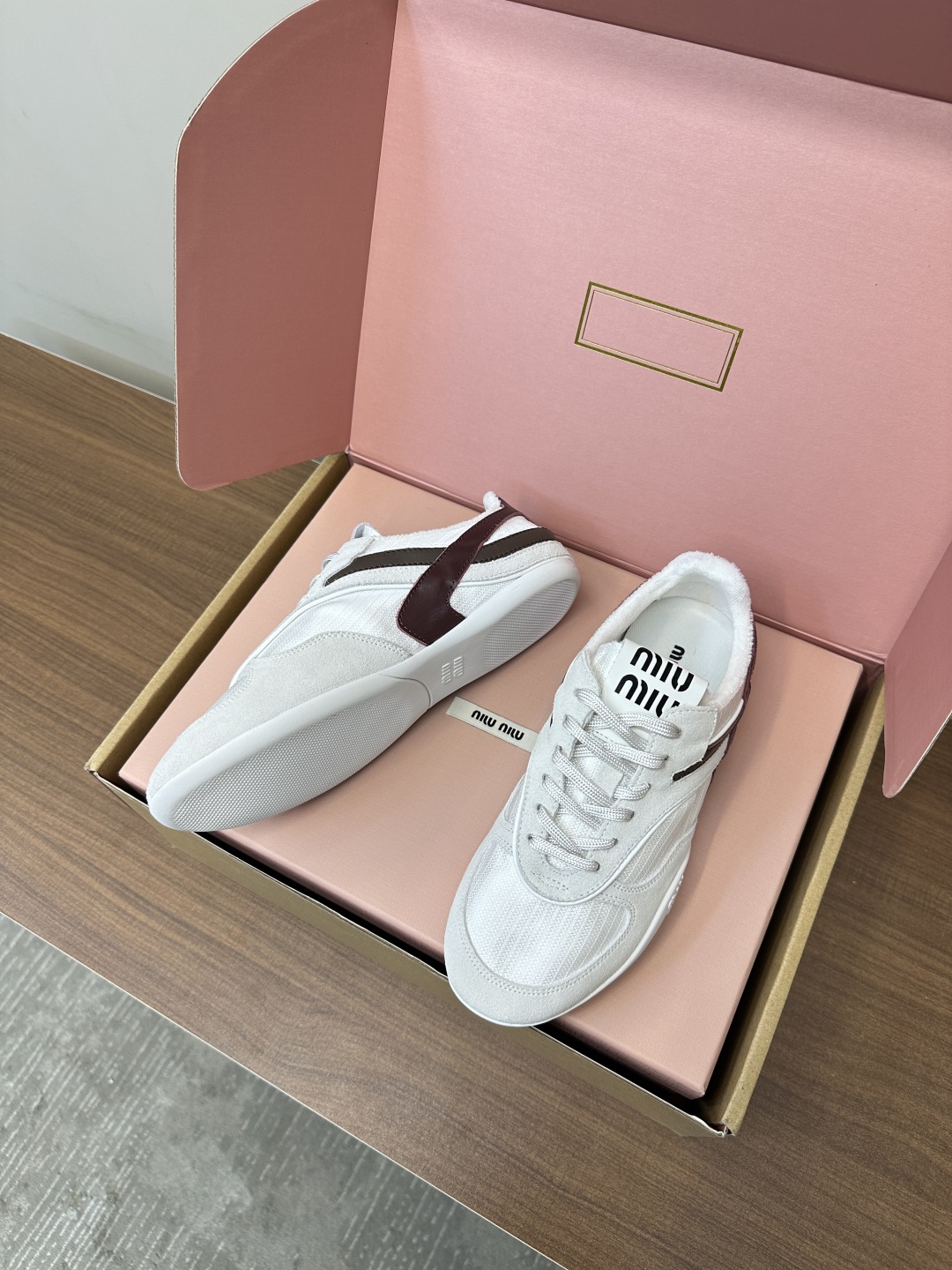 TOP Miu Miu Sneakers - 4 Color