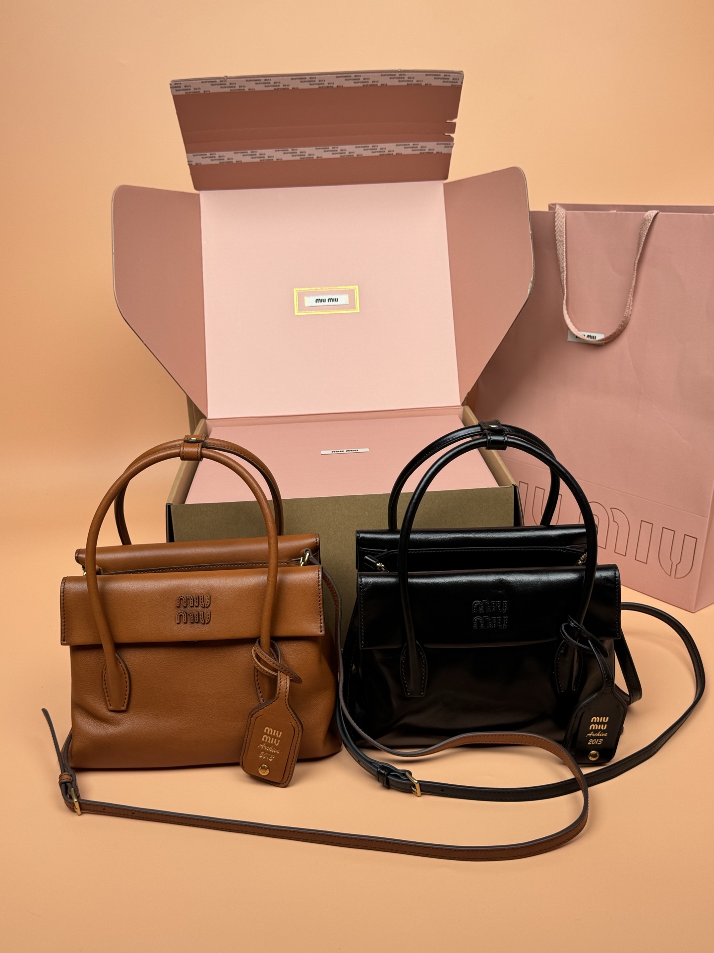 TOP Miu Miu Solitaire Bag 28x19.5x11cm - 2 Colors