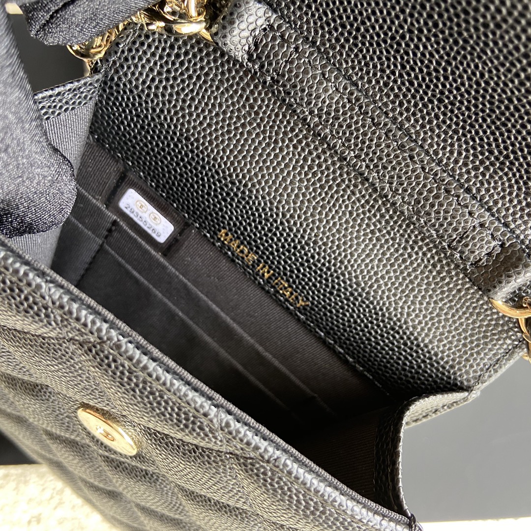 TOP CHANEL Mini Bag Grain Cowhide 10×16.5×2 cm - Black & GHW