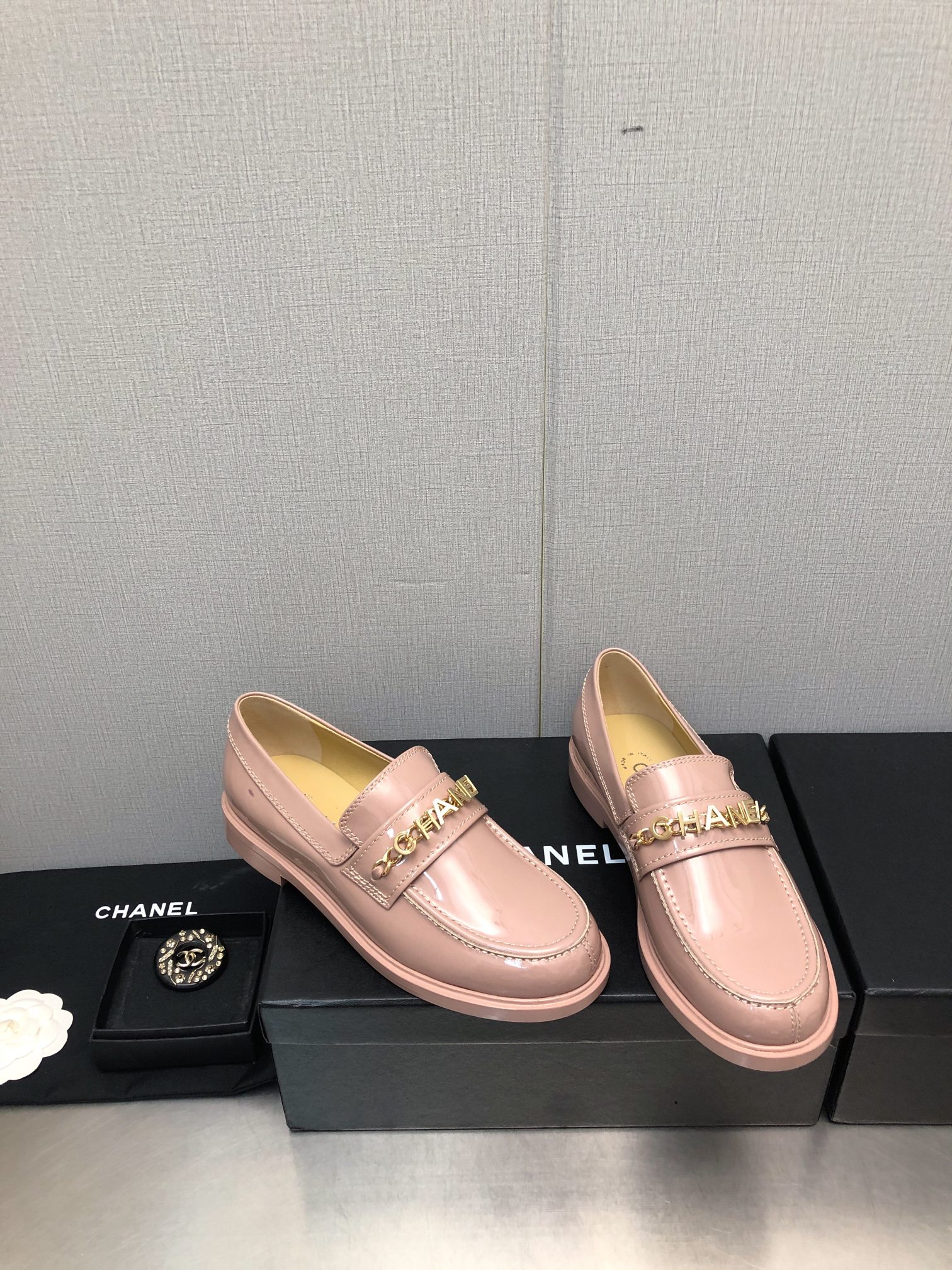 TOP CHANEL Flats with Letters - 4 Color