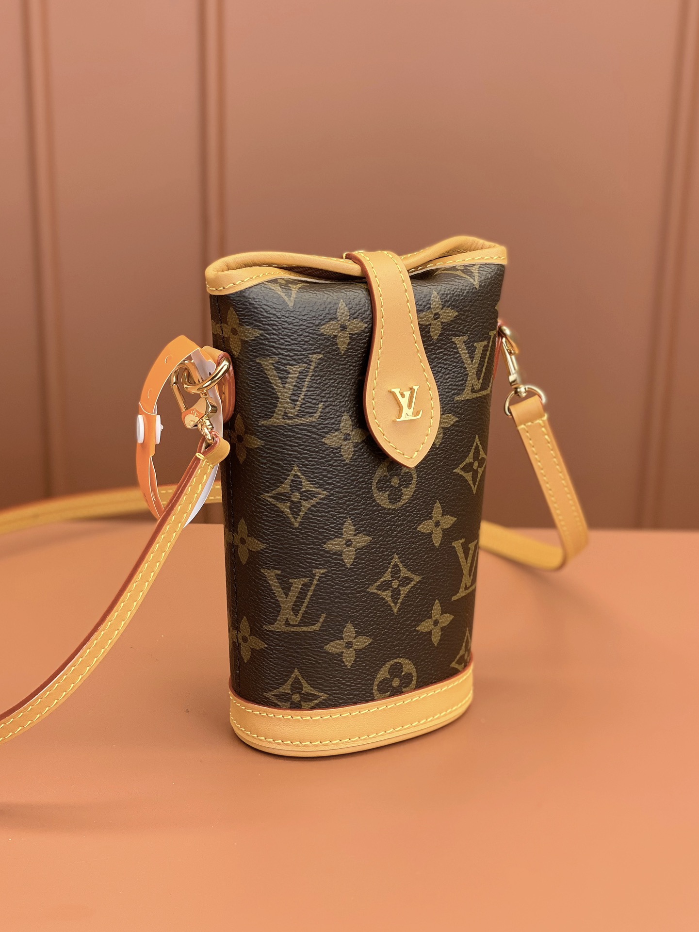 TOP Louis Vuitton LV L*V  Fold Me Monogram Bag 14.5x18x6.5cm - Brown