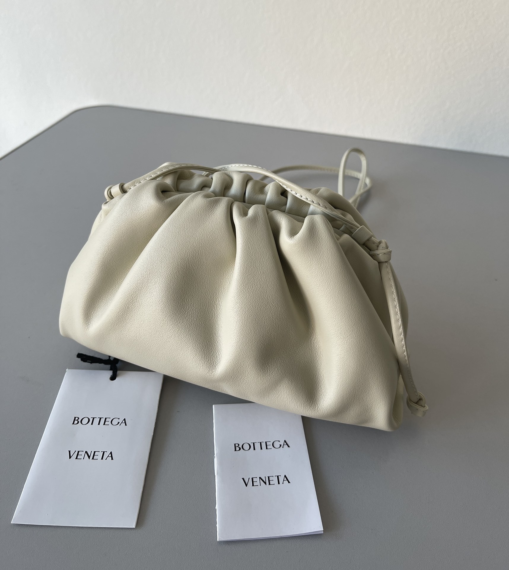 TOP Bottega Veneta BV Mini Pouch Bags 23*13*5cm - Beige