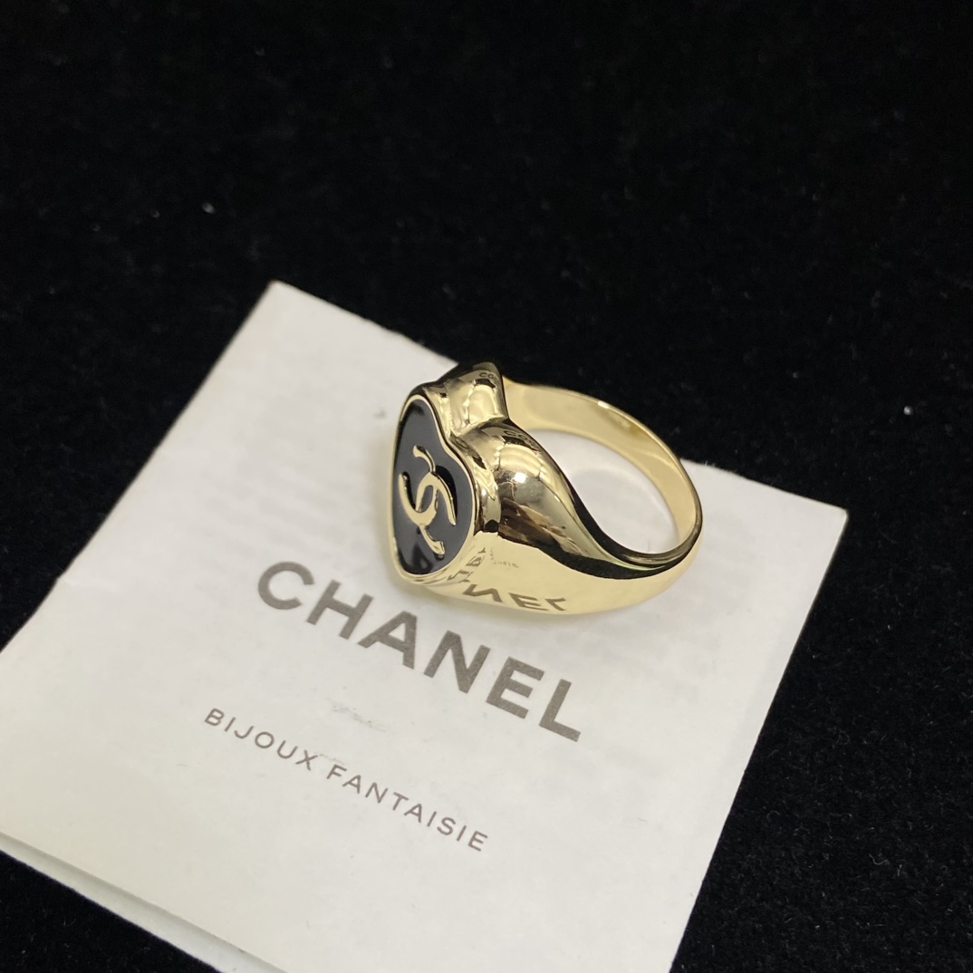 TOP CHANEL Ring - Gold and Black