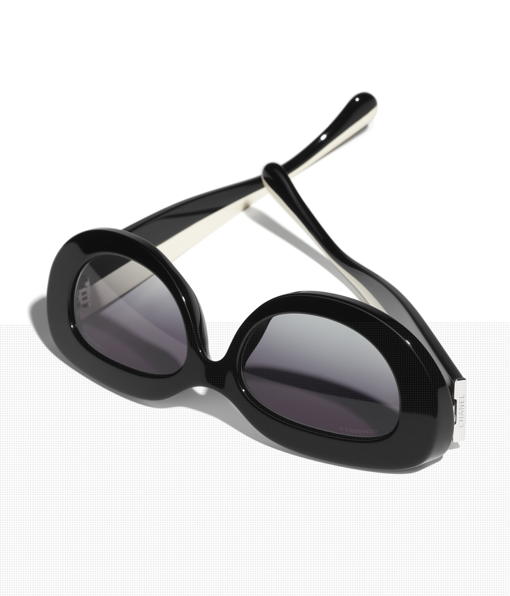 CHANEL Oval Sunglasses A71778X08101S