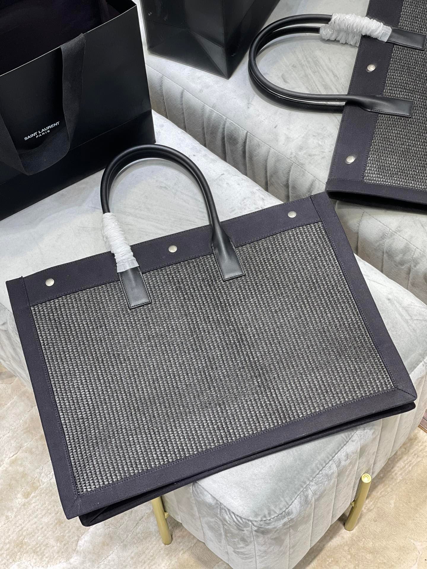 TOP Yves Saint Laurent YSL Rive Gauche Straw Tote Bag - Black