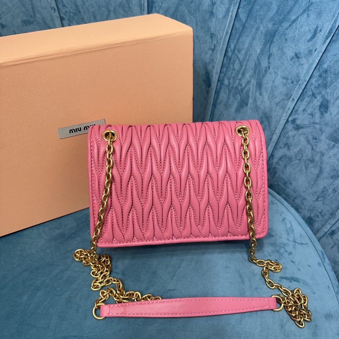 TOP Miu Miu Lambskin Sliding Metal Shoulder Strap Bag 19 x 13 x 5 cm - 4 Color