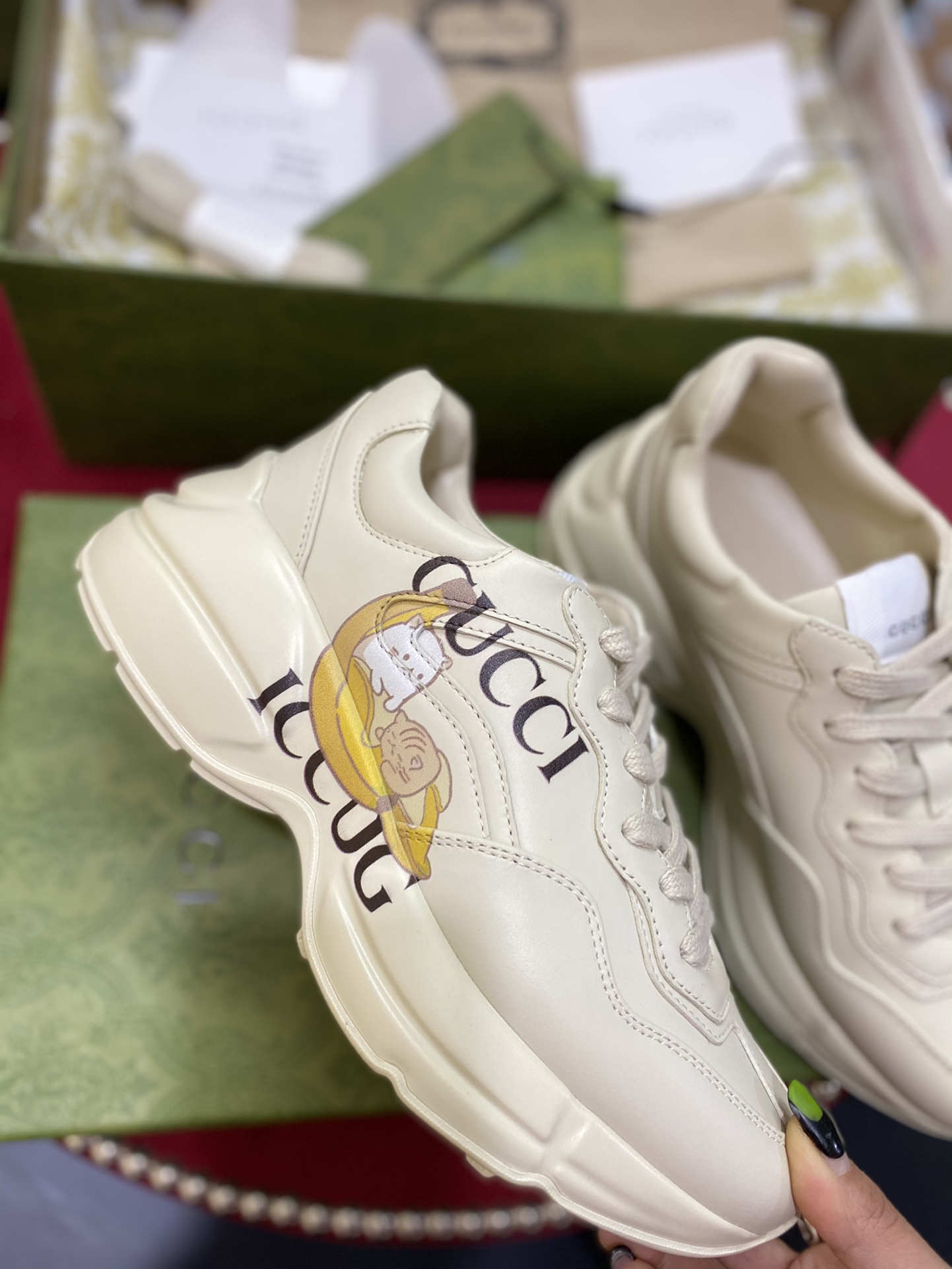 TOP GUCCI RHYTON WITH BANANA PRINT SNEAKER