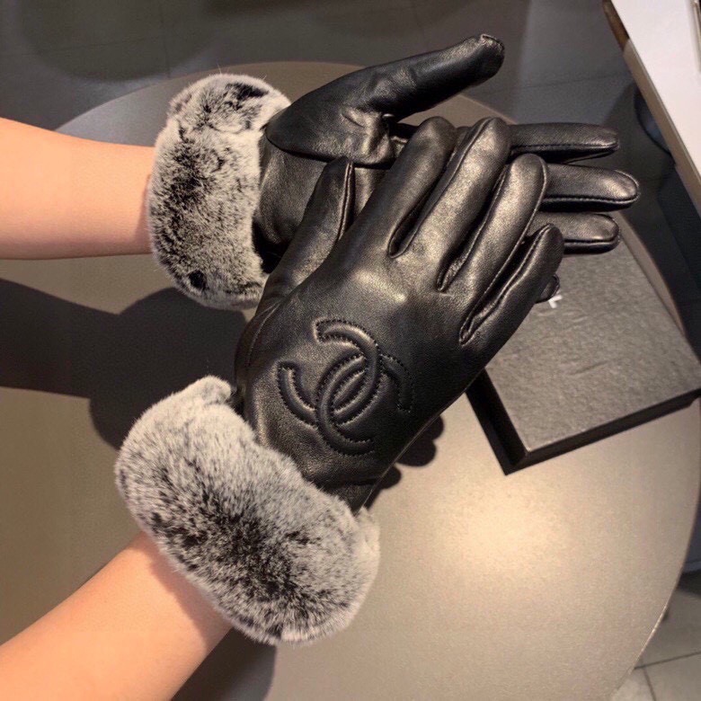 TOP CHANEL Gloves with Fur - Black
