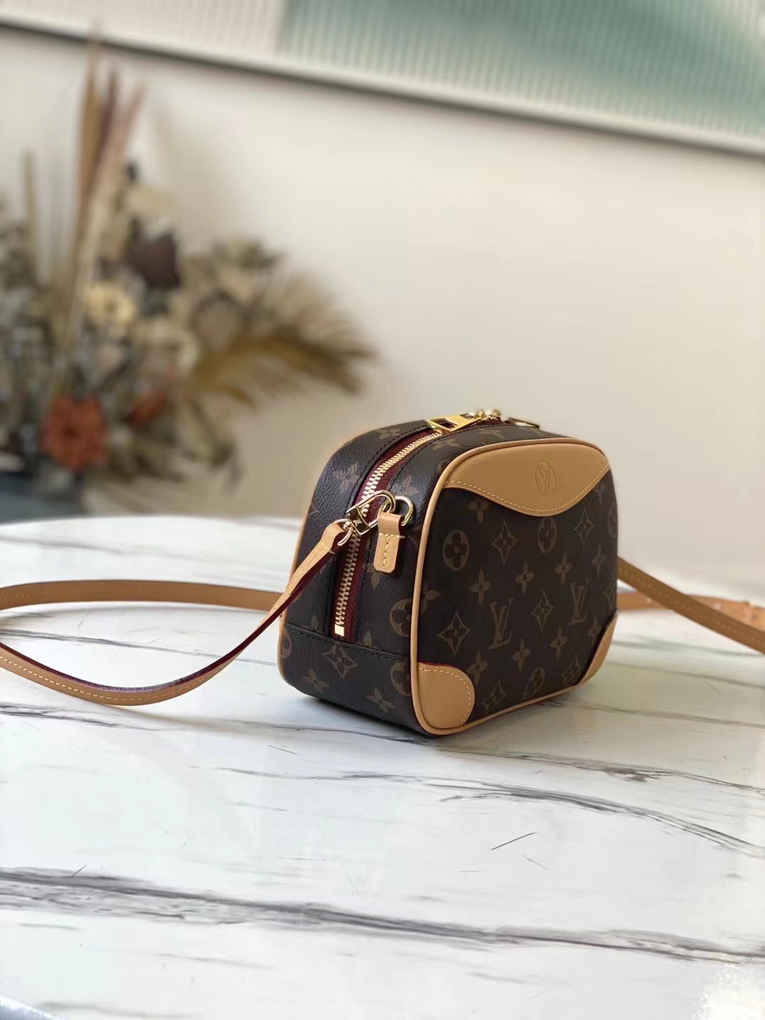 TOP Louis Vuitton LV £V Monogram Mini Deauville Bag 21 x 16 x 7cm-Brown