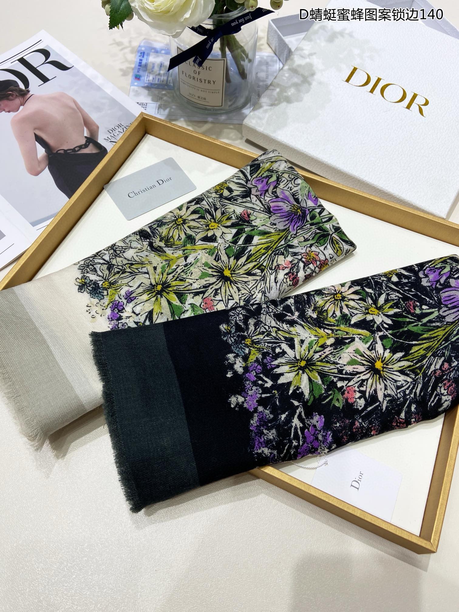 TOP Christian Dior Dragonfly and Bee Pattern Scarf 140x140cm - 2 Colors