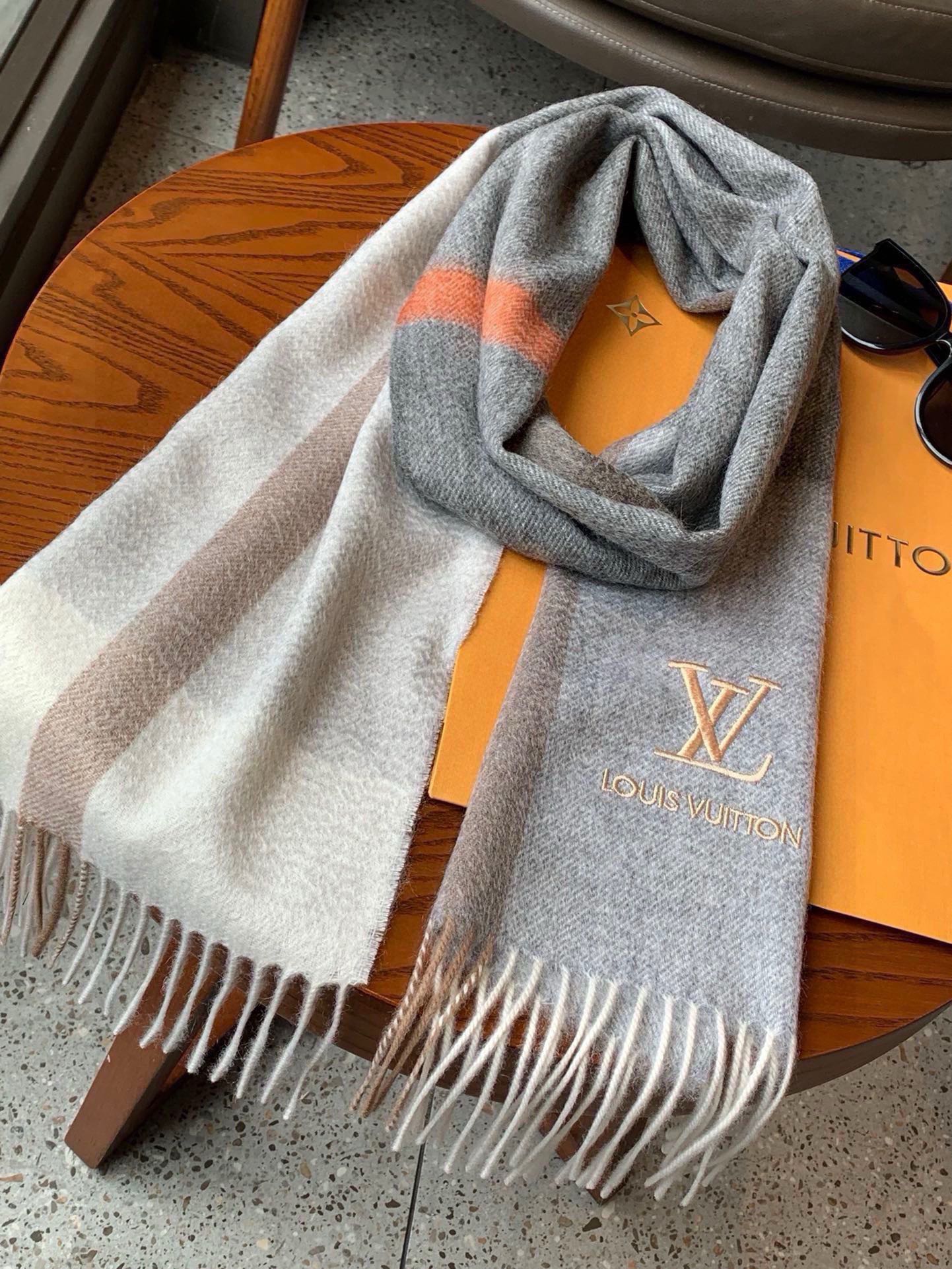 TOP Louis Vuitton LV Men's Scarf 30×170 cm-2 Colors