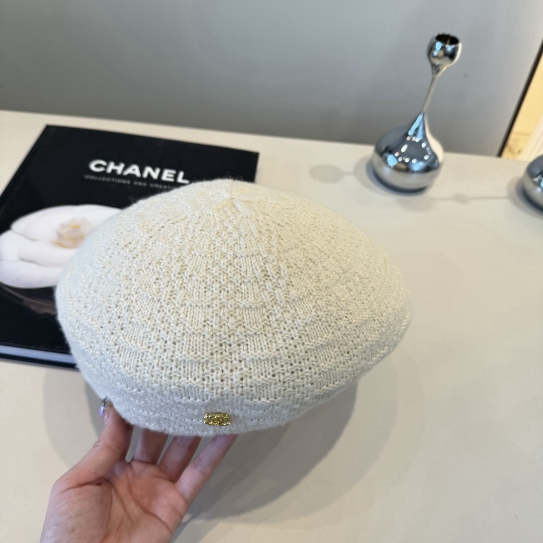 TOP CHANEL Beret Hat - White