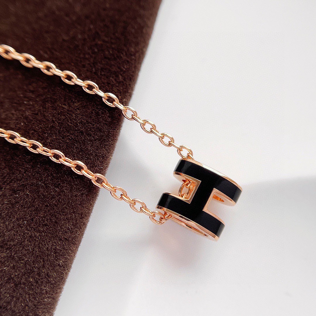 TOP HERMES Mini H Logo Necklace - Black