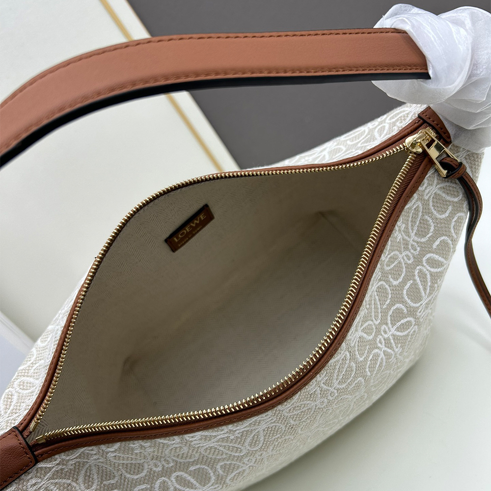 Loewe Cubi Anagram Tote (7A regular version)