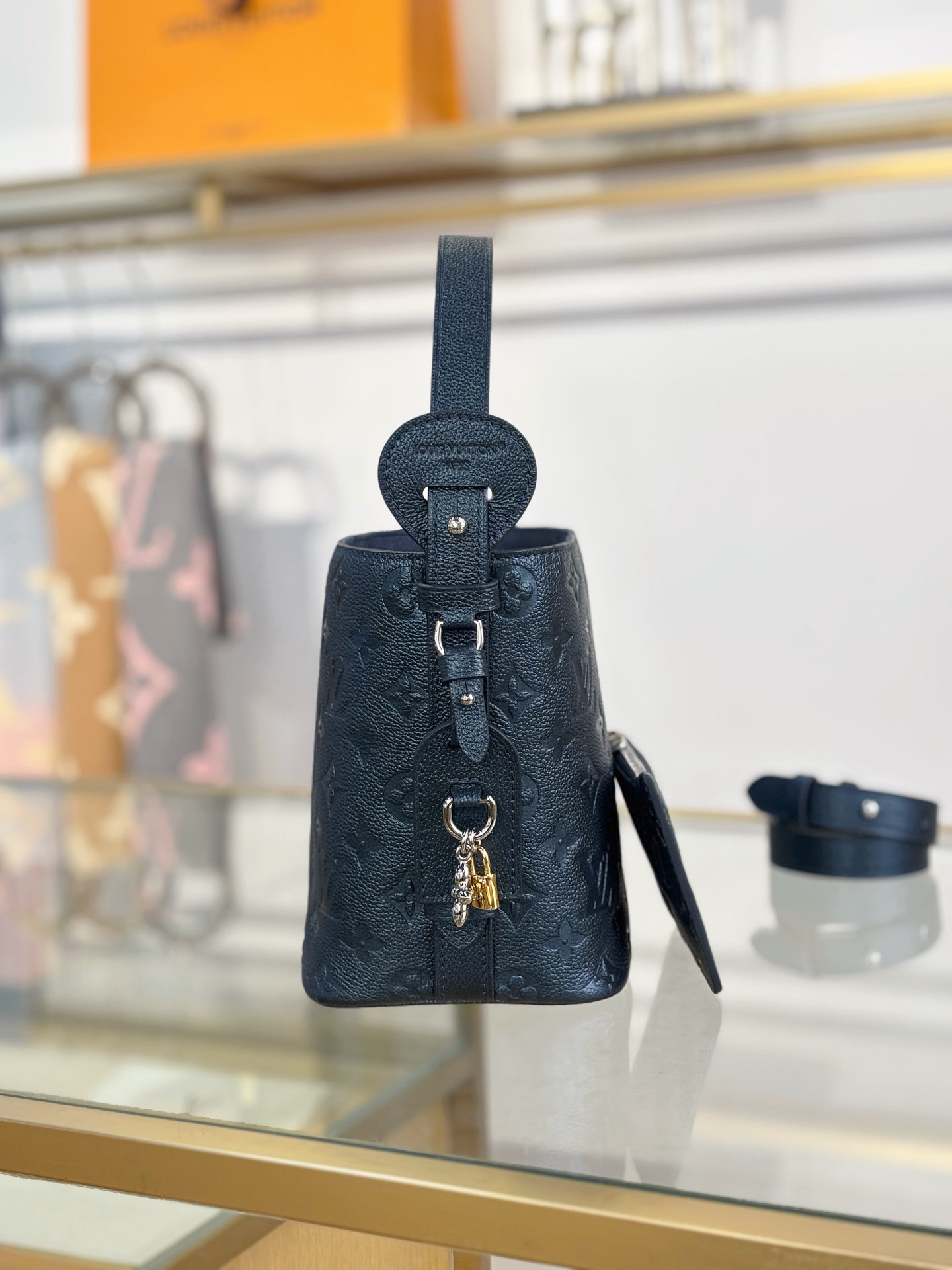 TOP Louis Vuitton LV All In BB Bag 16x18x12cm - Pearlescent Blue