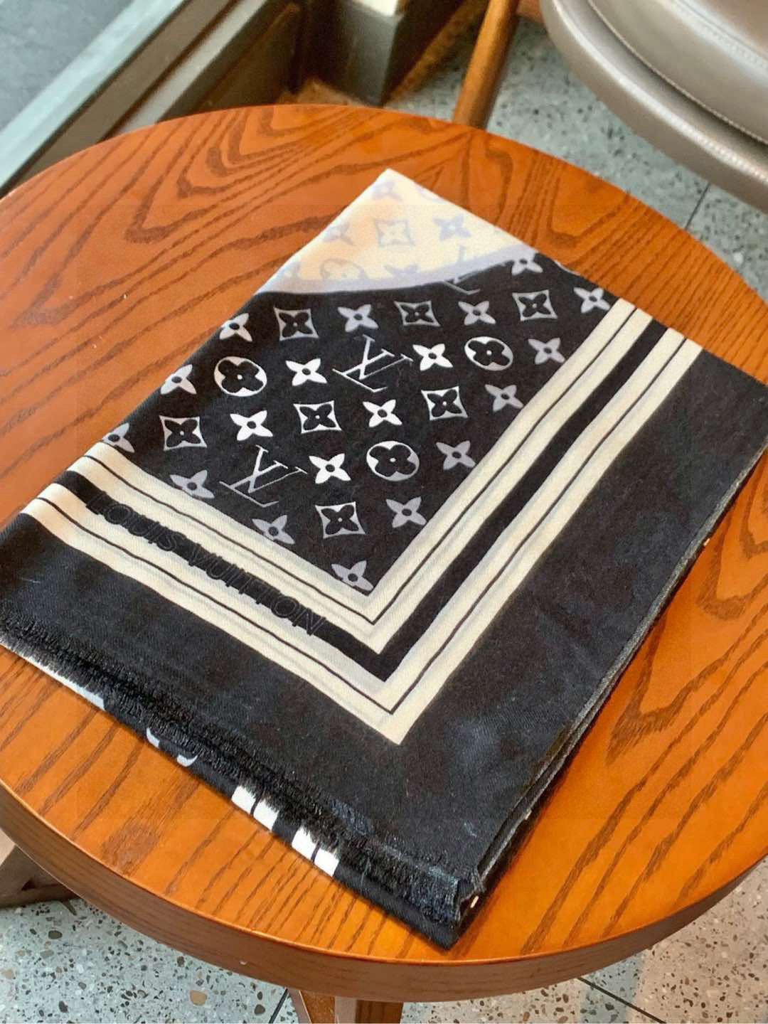 TOP Louis Vuitton LV Monogram Scarf 100x 200cm - 3 Color