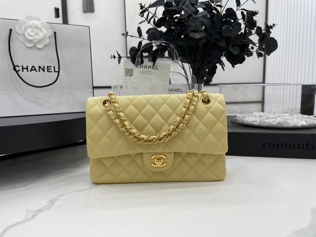 TOP CHANEL Classic Flap Bag 25cm- Yellow