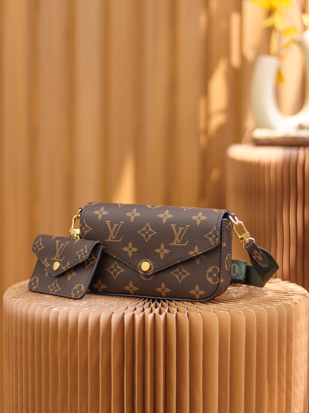 Louis Vuitton Multi Pochette Felicie Strap Go M80091