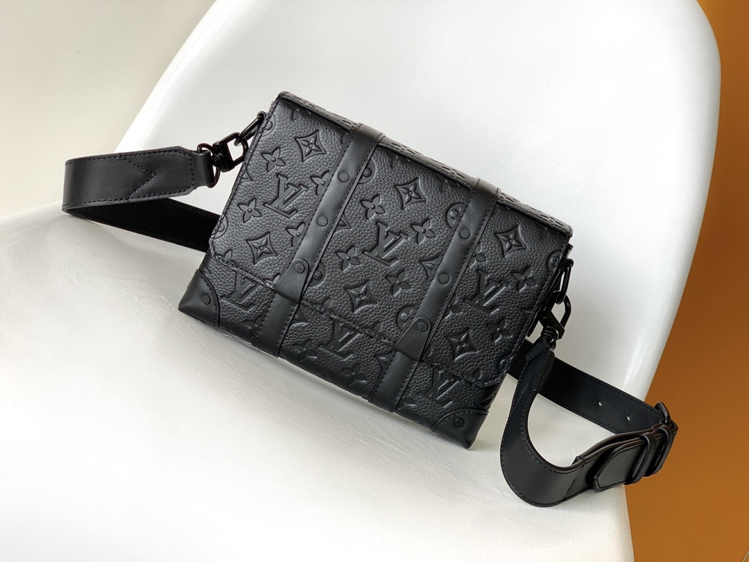 TOP Louis Vuitton LV Trunk Monogram Taurillon Bag 24 x 18 x 5.5 cm - Black