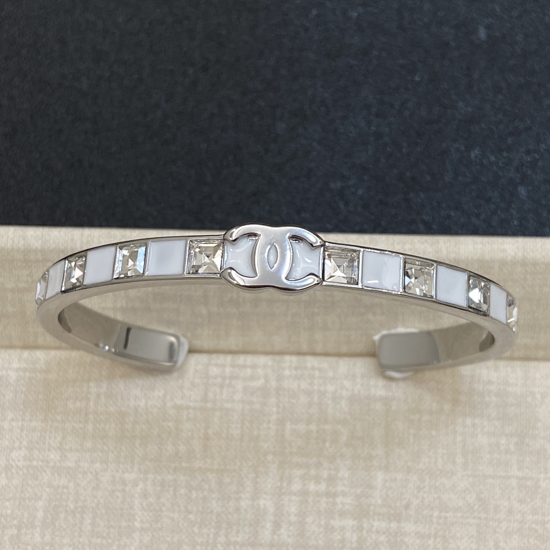 TOP CHANEL Bracelet - 2 Colors
