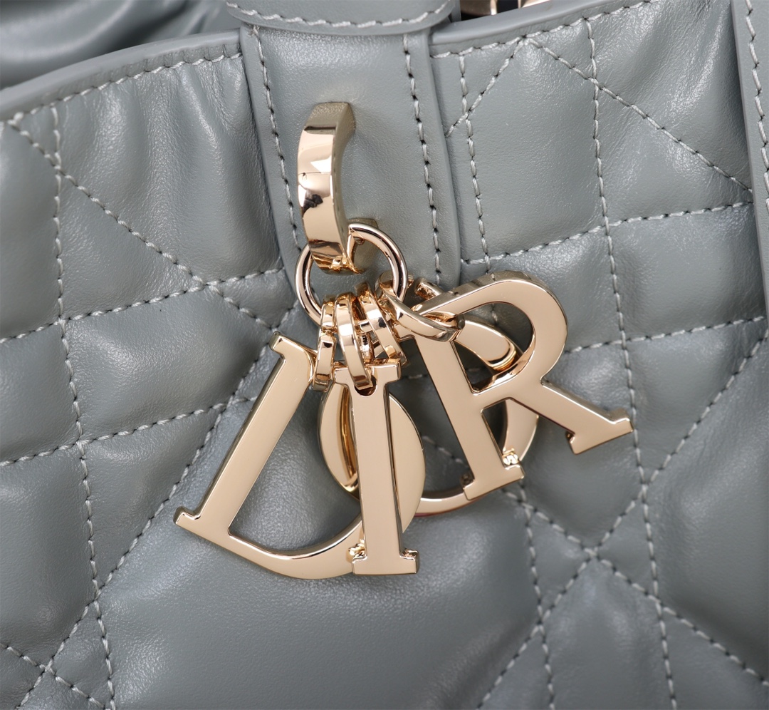 TOP Christian Dior Large DIOR TOUJOURS Handbag Cowhide 37cm CD Lock Letter D Knob