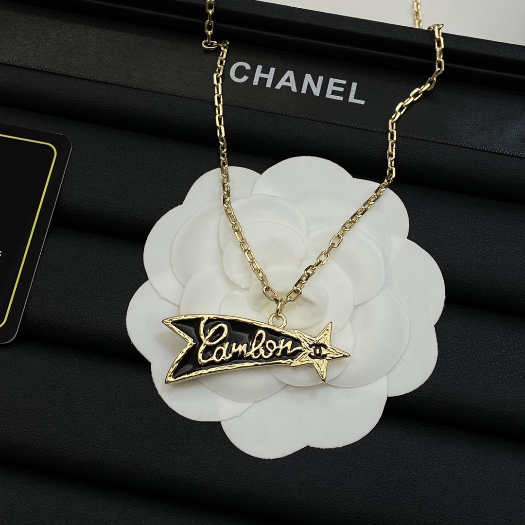 TOP CHANEL Necklace