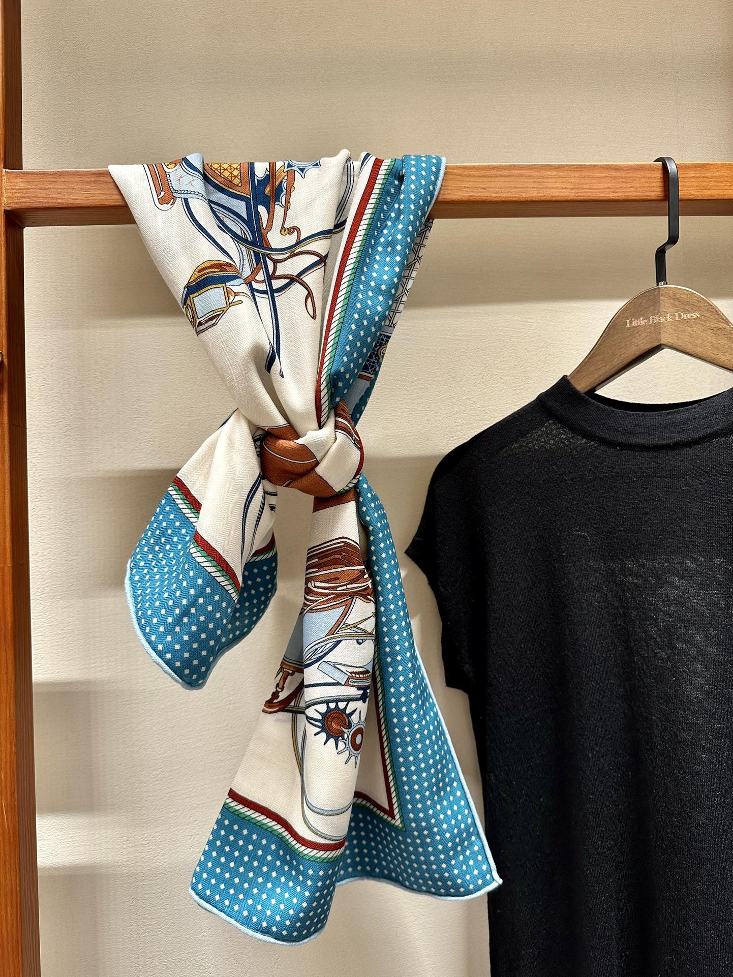 TOP HERMES Holiday Carriage Square Scarf 140 x 140 cm - 2 Colours