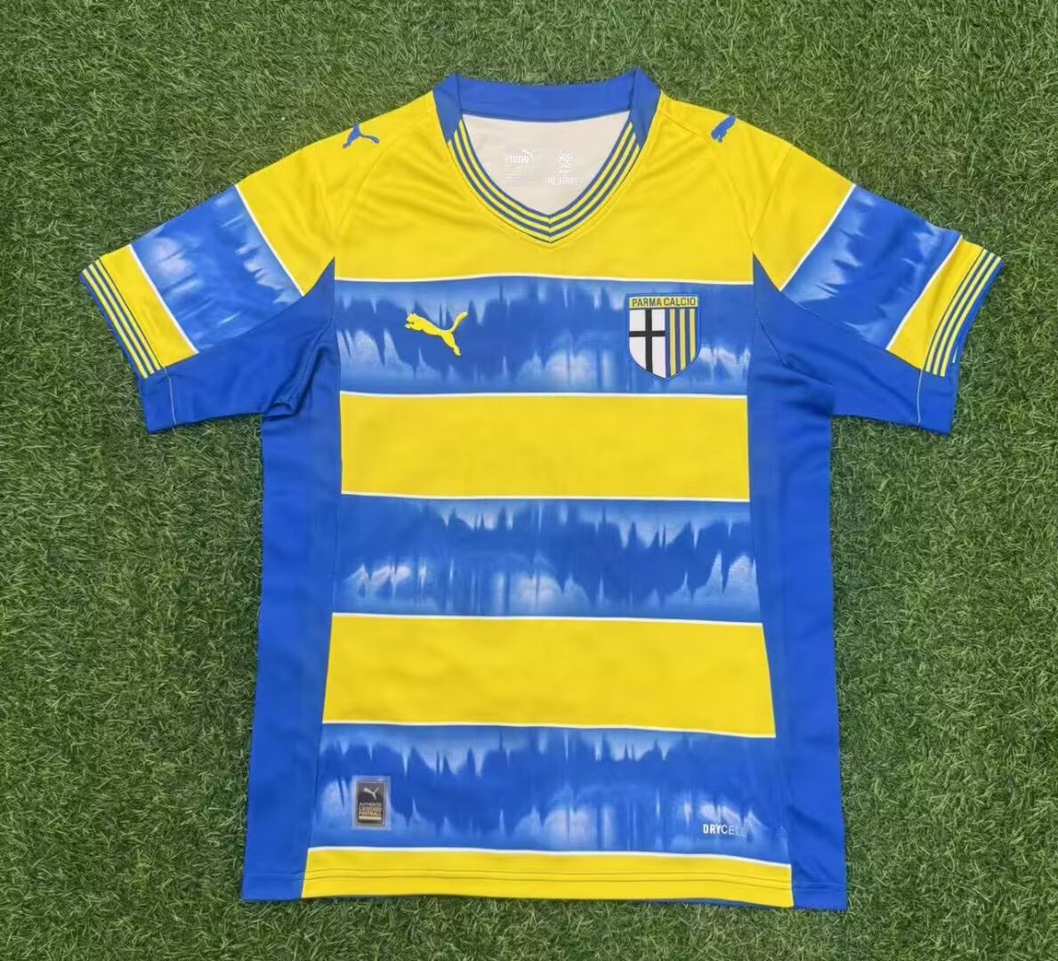 复制2025/2026 Parma Away Football Jersey1:1 Quality Thai