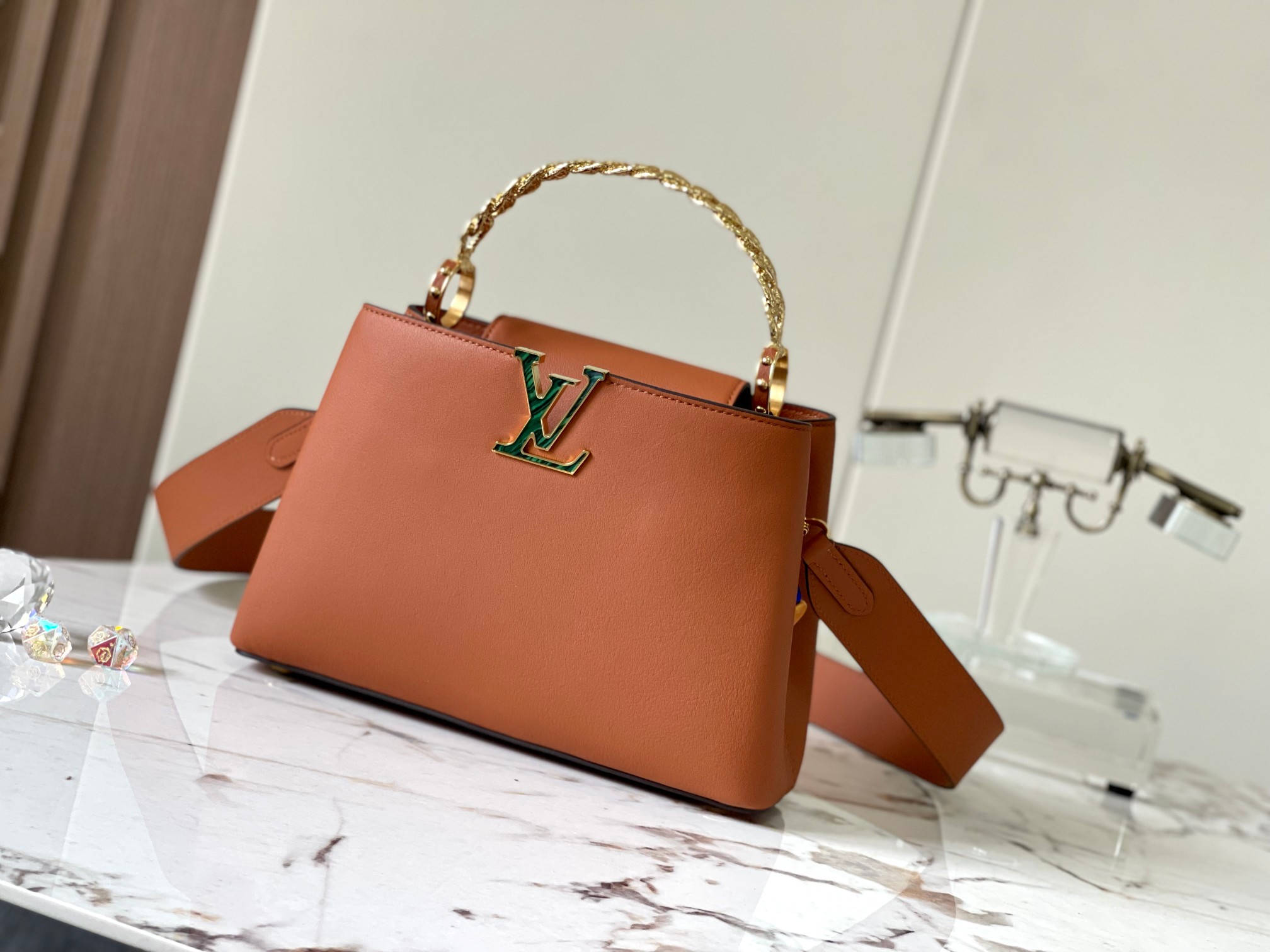 TOP Louis Vuitton LV Capucines Bag 27 *18 *9cm- Brown with Green Shell Buckle