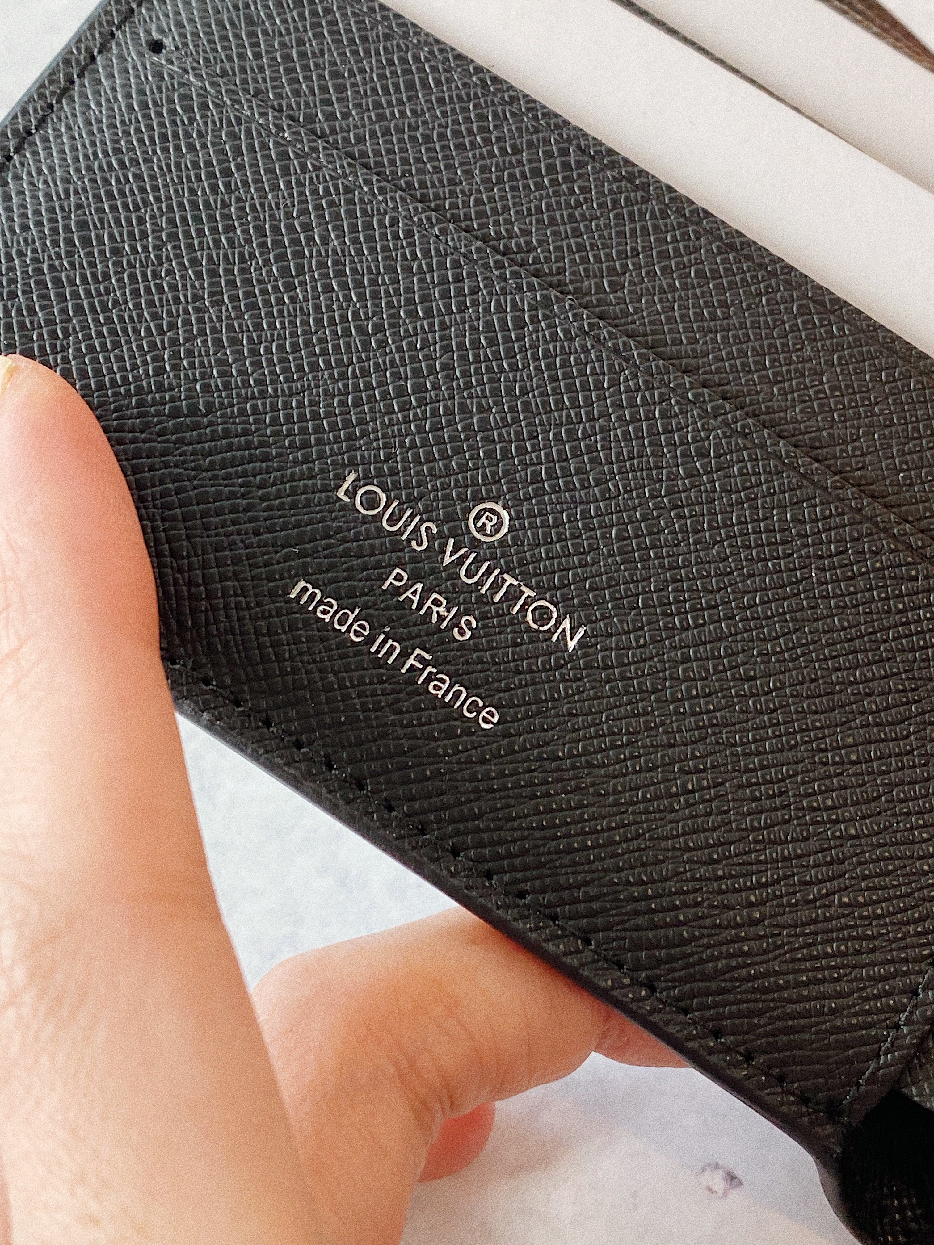 TOP Louis Vuitton LV L*uis V*itton Damier Ebene Marco Wallet - Black