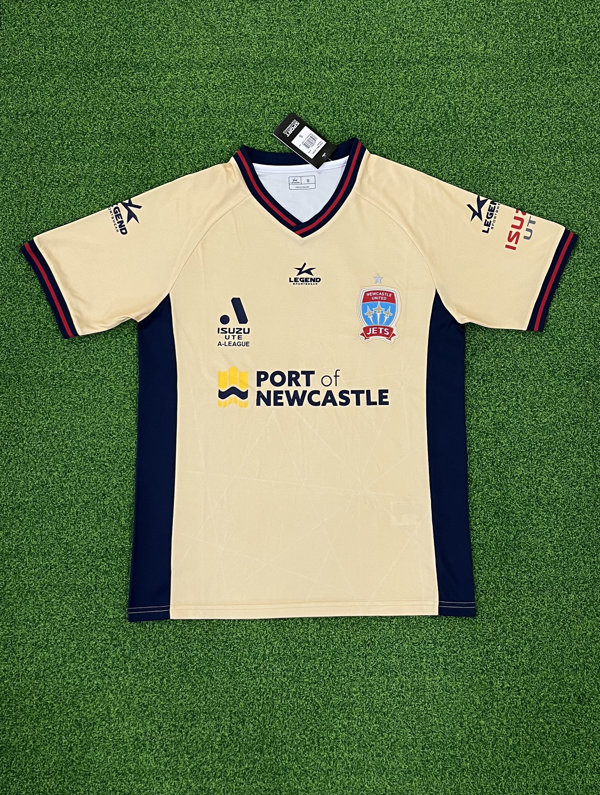 2425 Newcastle Jets Home  jersey.Player embroidery version