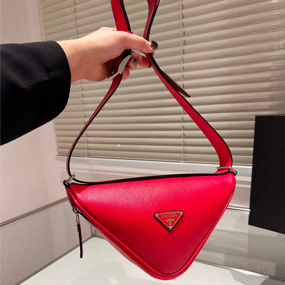Prada Saffiano Triangle Waist Bag（Replica）