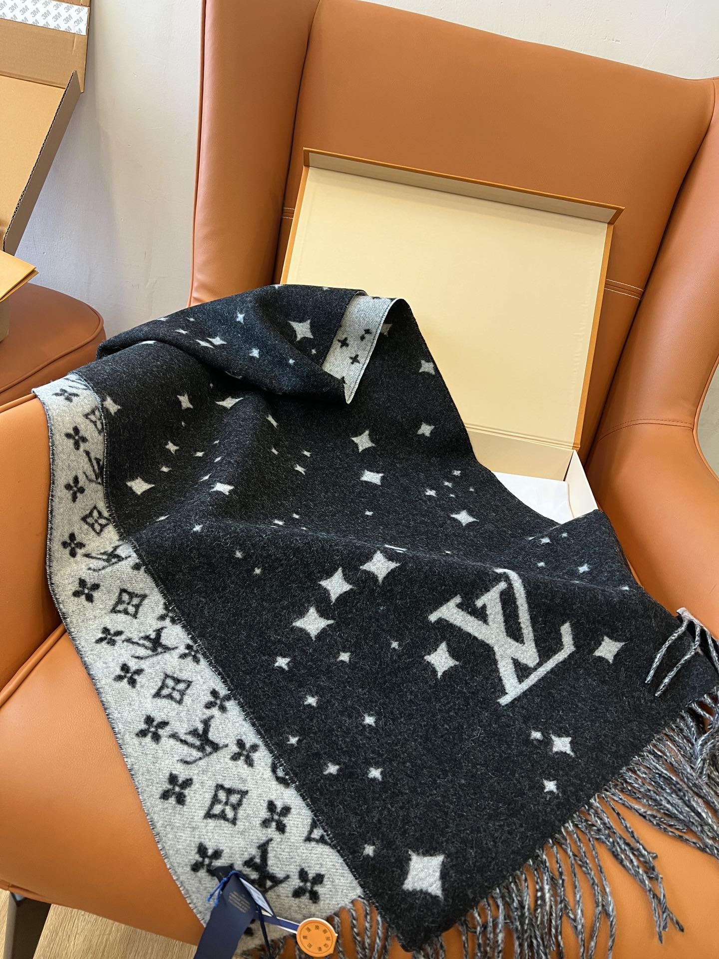 TOP Louis Vuitton LV Scarf 180x45cm - Black