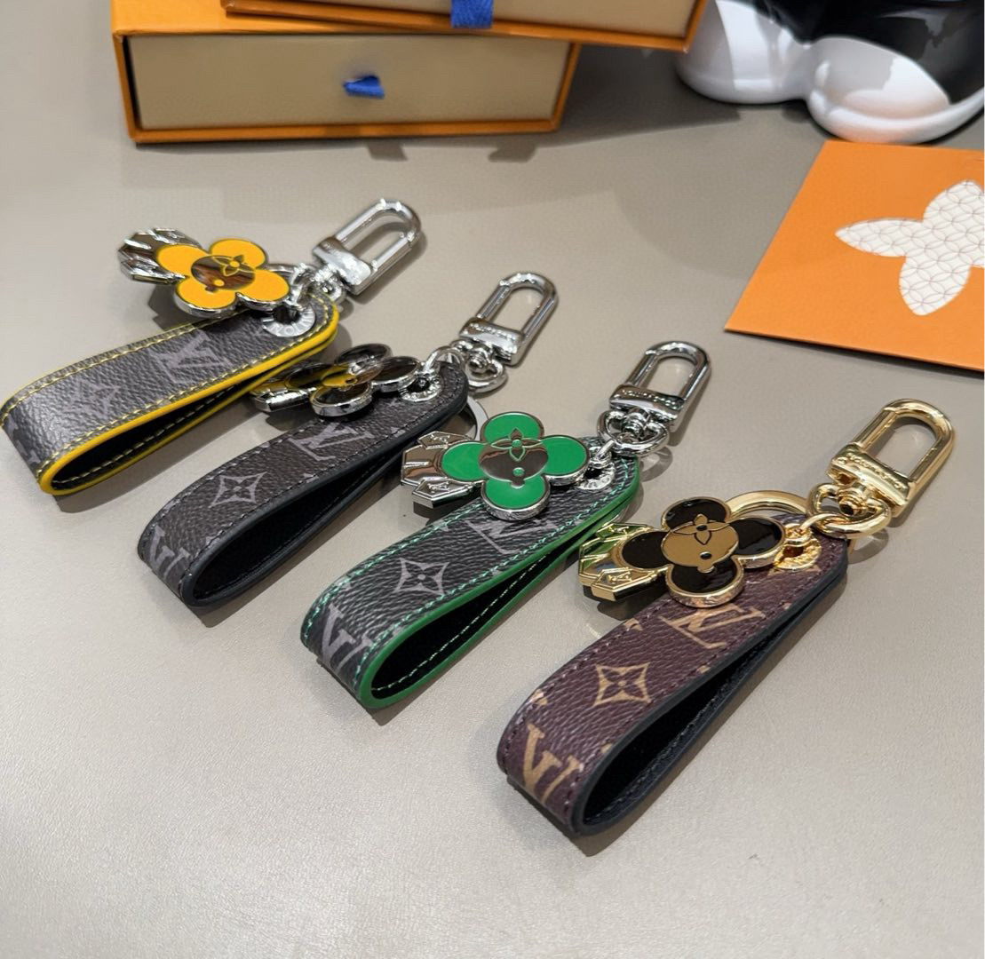 TOP Louis Vuitton LV Sunflower Keychain-4 Colors