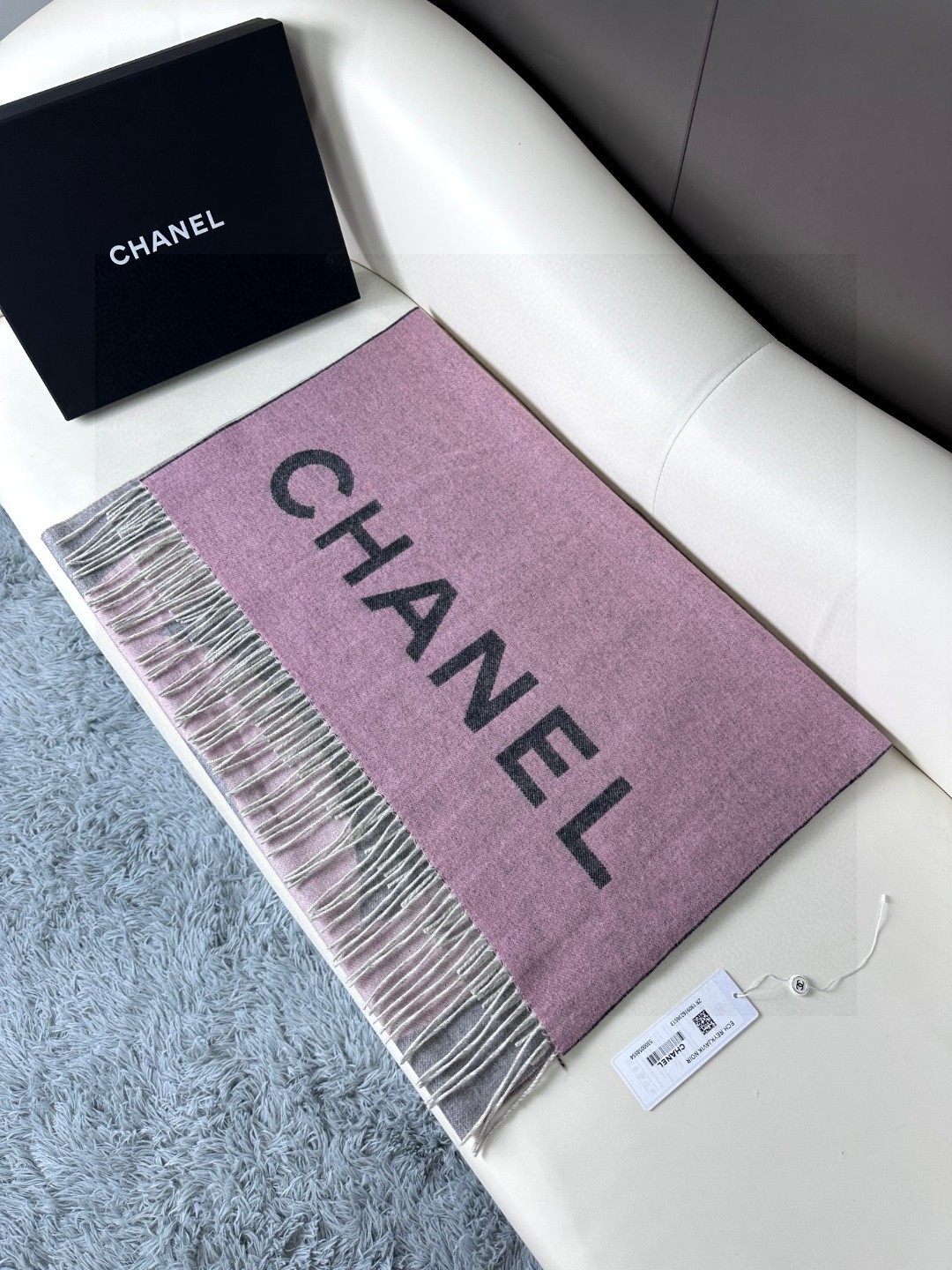 TOP CHANEL Cashmere Scarf 70 x 180 cm