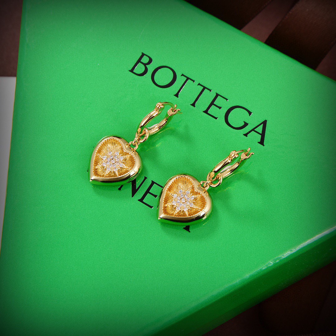 TOP Bottega Veneta BV Heart Earrings - Gold
