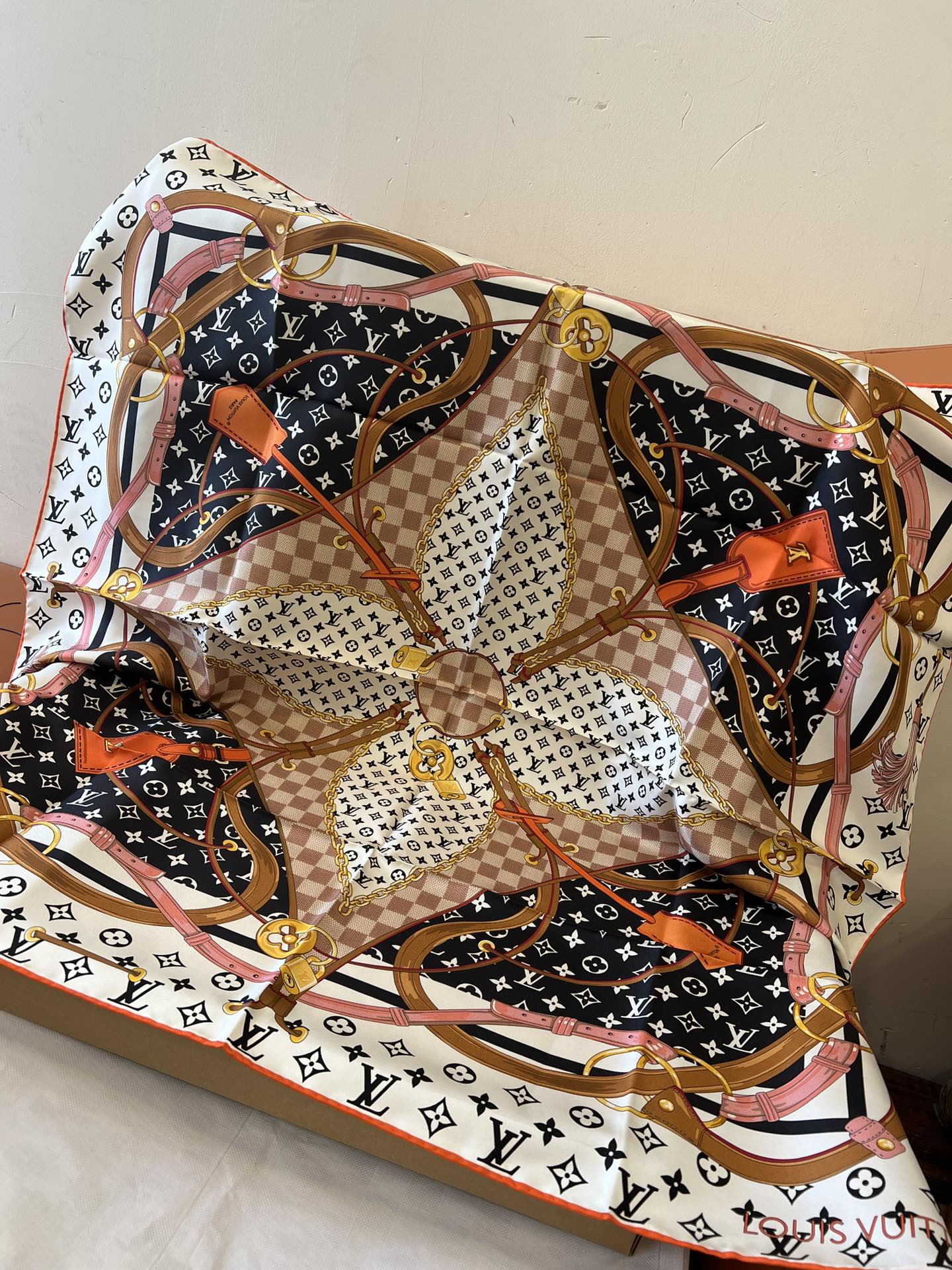 TOP Louis Vuitton LV Square Silk Scarf 90×90 cm-White