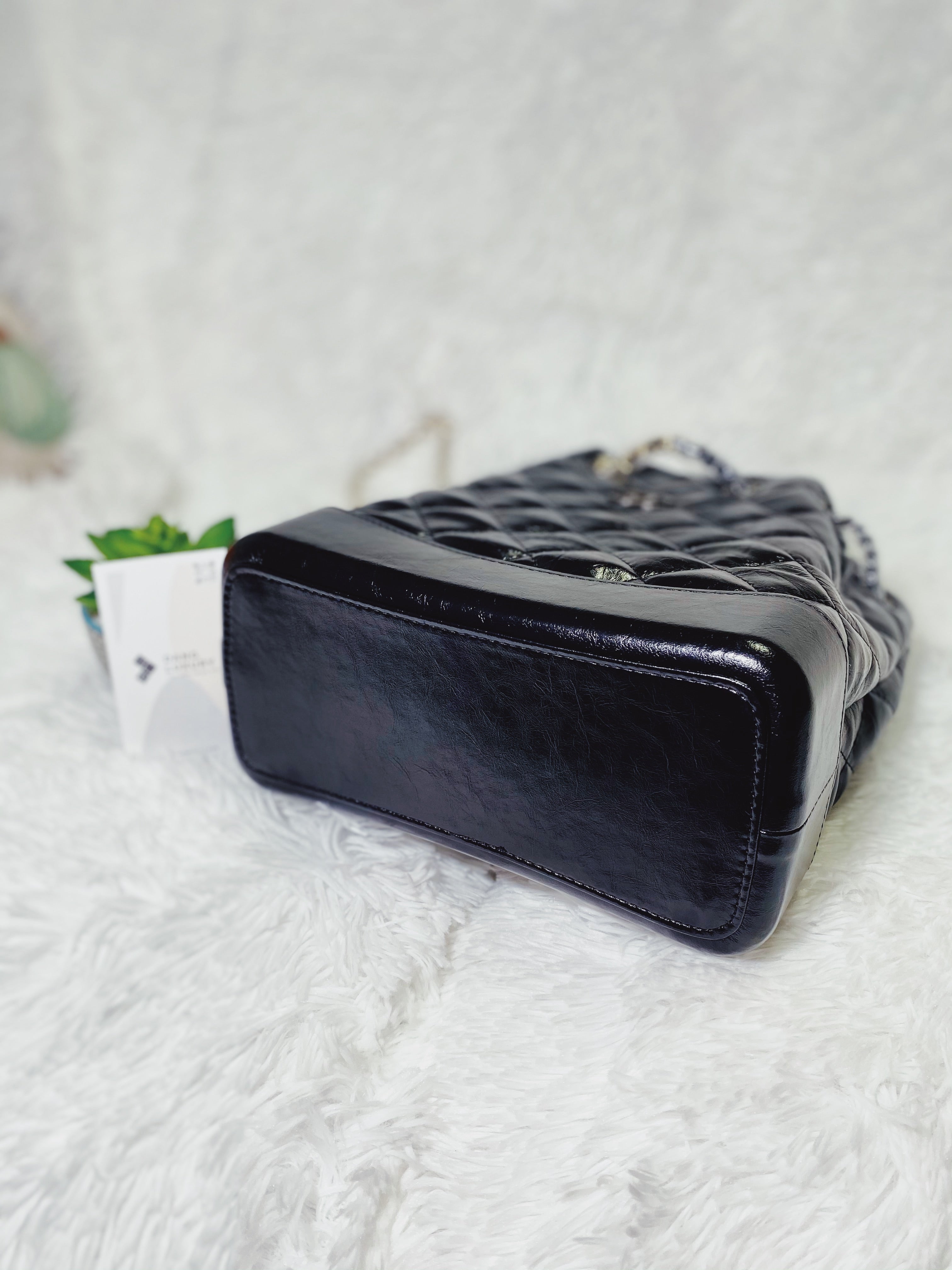 TOP CHANEL Quilted Bucket Backpack - BLACK