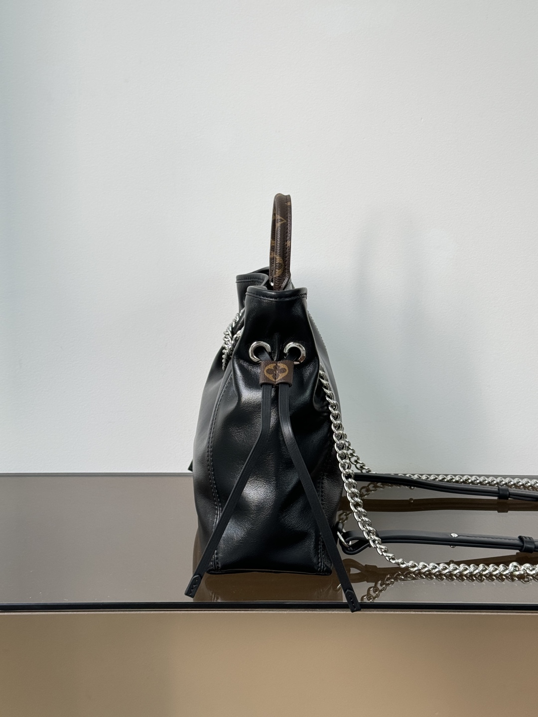 TOP Louis Vuitton LV OFF DUTY VIBE Backpack 24✖️25✖️10cm - Black