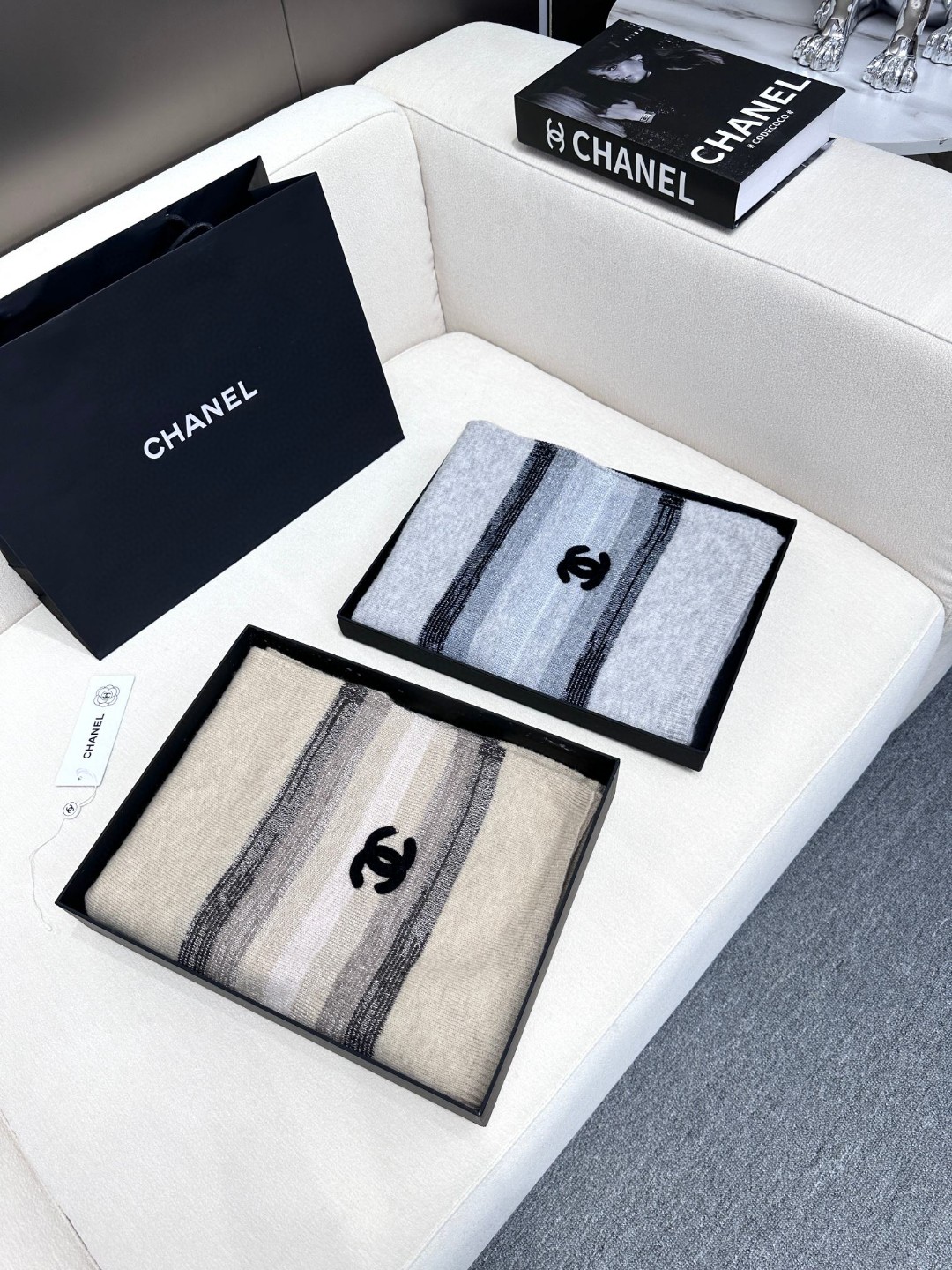 TOP CHANEL Classic Scarf 50X210 cm - 2 Colors