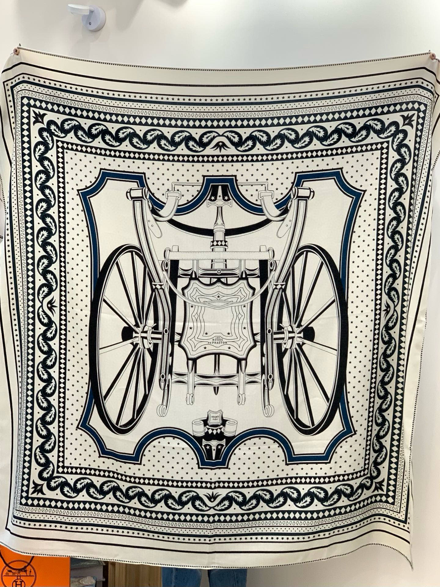 TOP HERMES 70% Cashmere + 30% Silk Scarf 140x140 cm - 5 Colors