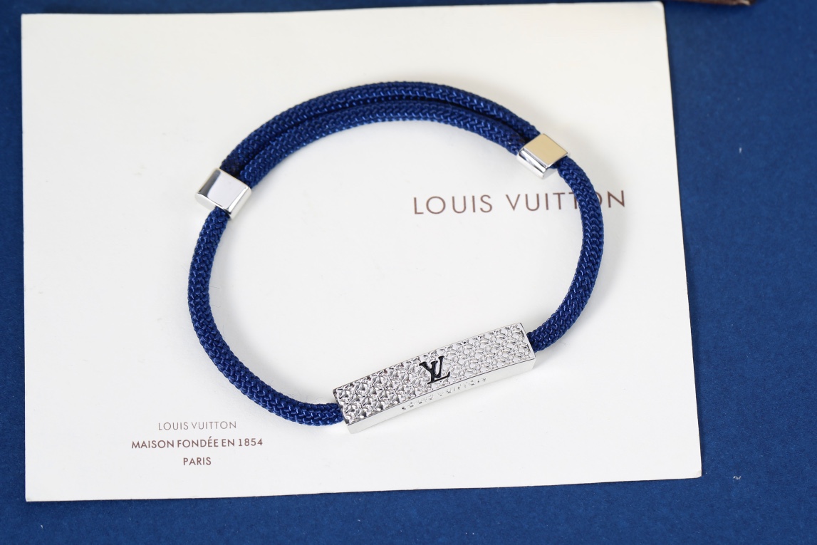 TOP Louis Vuitton LV Thin Circle Bracelet - 3 Colors