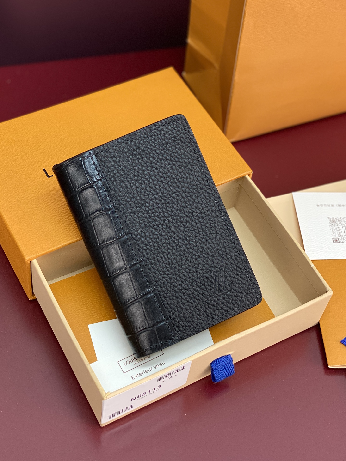 TOP Louis Vuitton LV Men's Card Holder with Crocodile Leather 8x11x1cm - Black