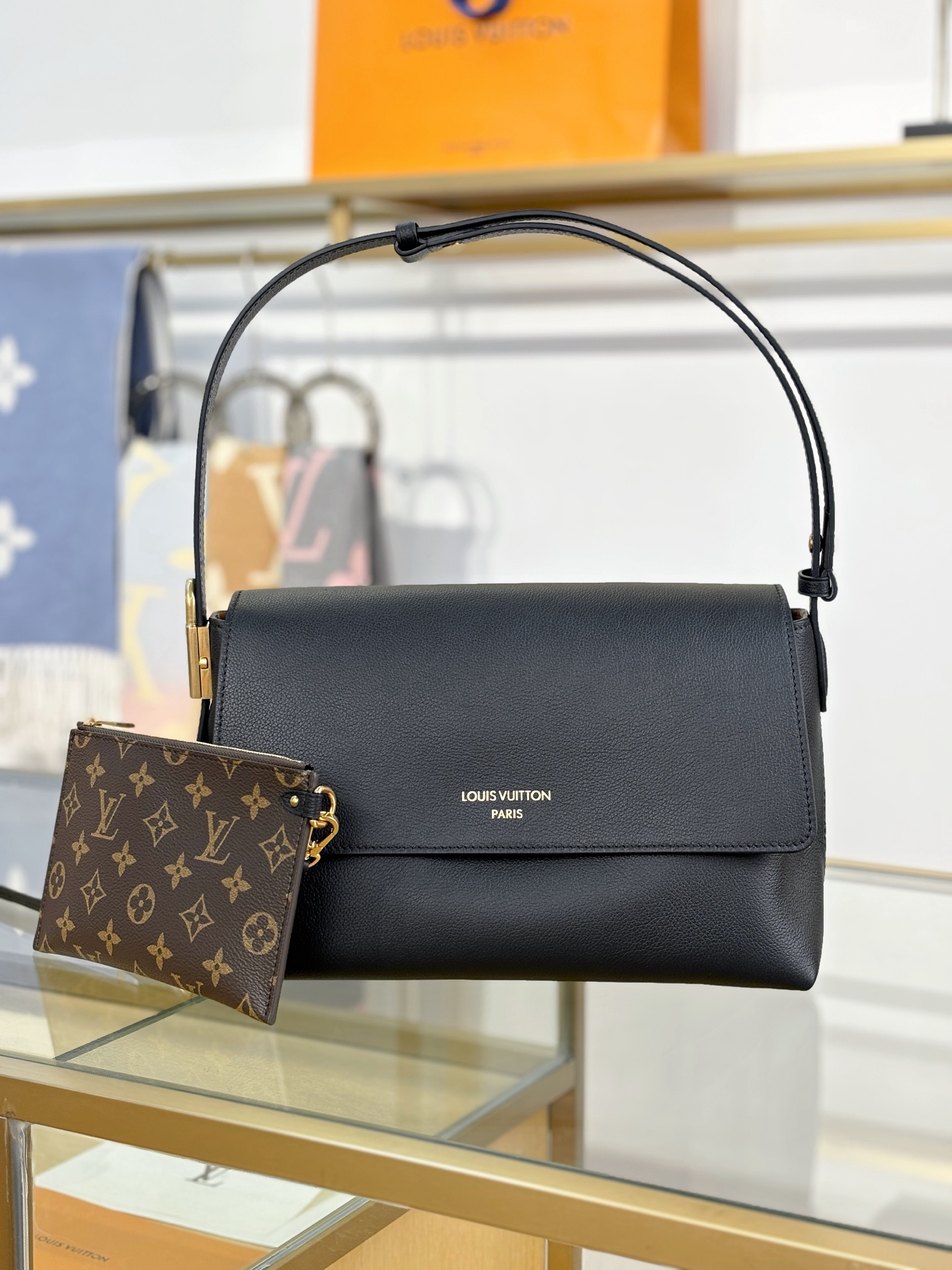 TOP Louis Vuitton LV Low Key Messenger Bag 30x18x12cm - 2 Color