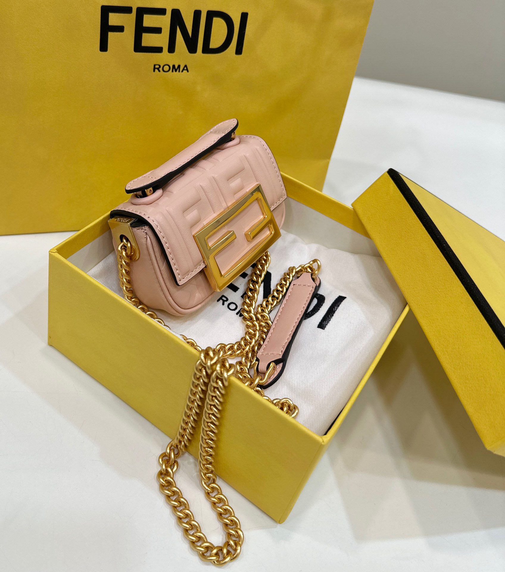 TOP FENDI Mini Baguette Bag 11/3/7cm-Pink