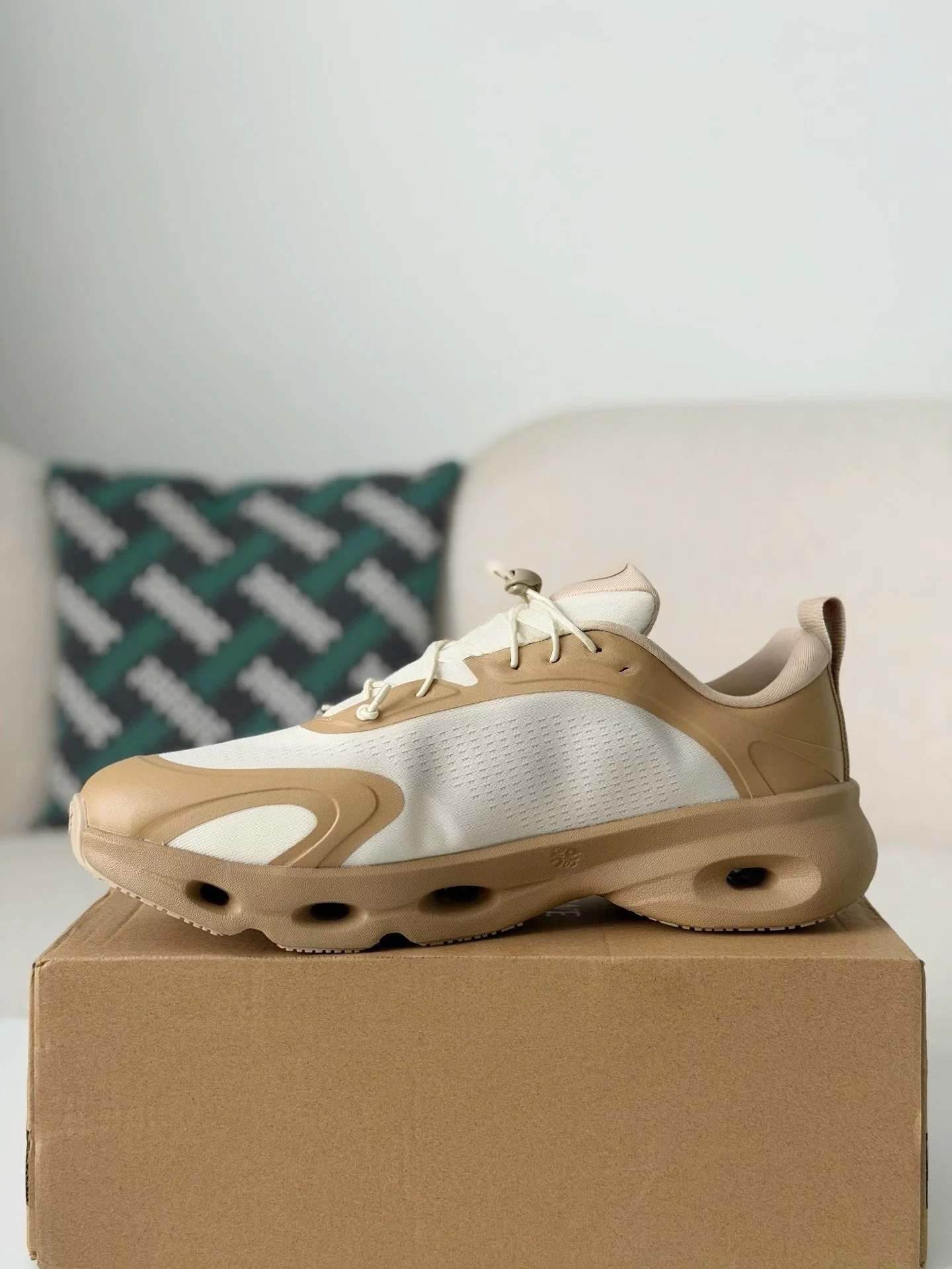 AAAShoes Color Block Hollow Out Platform Sneakers, Breathable Mesh Quick Lace Up Running Shoes, Shock Absorbing Casual Walking Trainers Unisex
